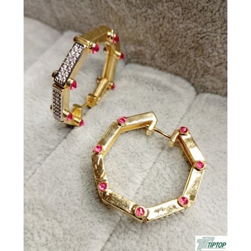 GOLD RENK ZİRKON TAŞLI  SEKİZ KÖŞE KÜPE