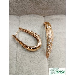 GOLD RENK ZİRKON TAŞLI BOMBELİ J MODEL KÜPE GOLD RENK ZİRKON TAŞLI BOMBELİ J MODEL KÜPE