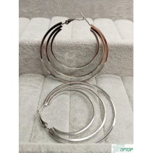 ÜÇ KATLI GÜMÜŞ RENK ÇELİK HALKA KÜPE